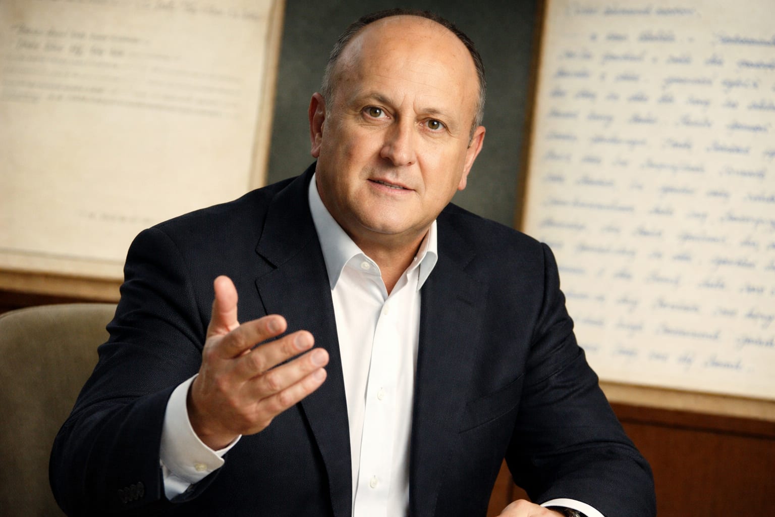 Dan Șucu a semnat un angajament cu Securitatea și a scris 58 de note informative conform dosarului său publicat integral