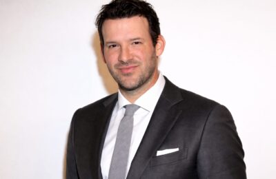 Analistul sportiv Tony Romo a fost suspendat de CBS după arestarea pentru conducere sub influența alcoolului