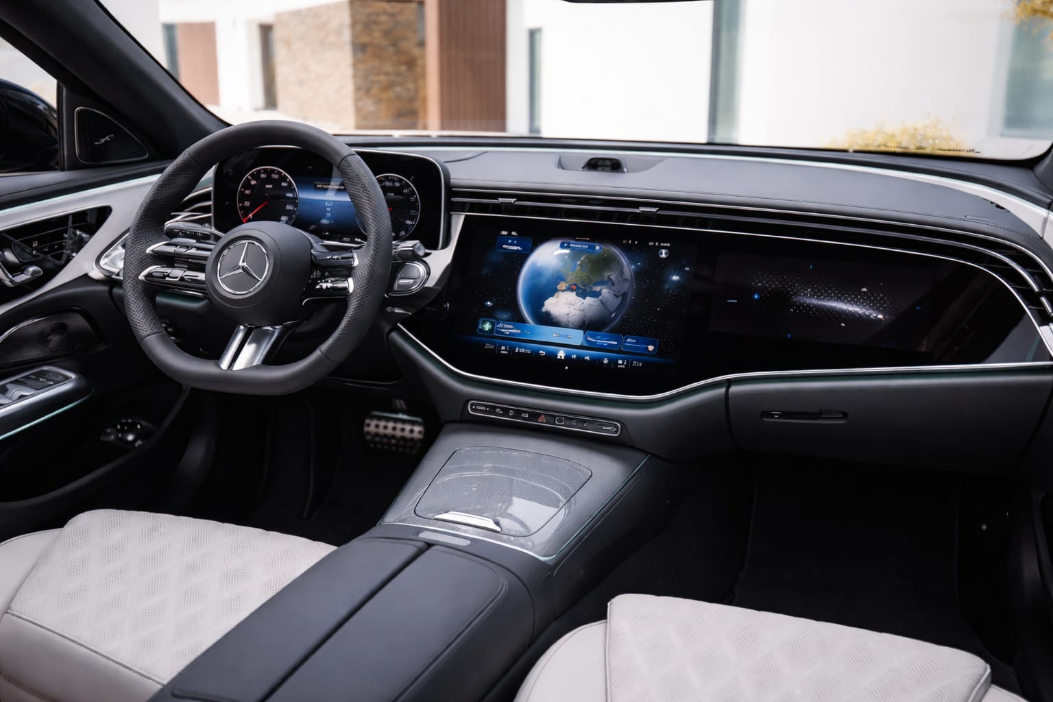 CEO-ul Mercedes-Benz recunoaște că interioarele digitale au prioritizat tehnologia în detrimentul confortului