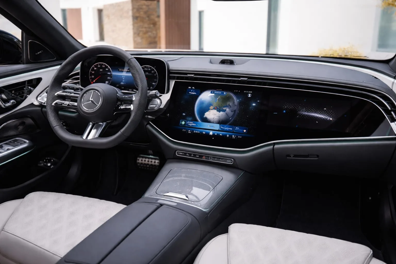 CEO-ul Mercedes-Benz recunoaște că interioarele digitale au prioritizat tehnologia în detrimentul confortului
