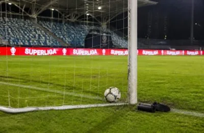 Portarul Codruț Sandu a blocat liderul Dinamo într-un meci încheiat la egalitate
