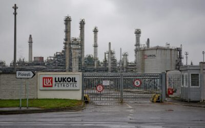 Rafinăria Petrotel Lukoil a intrat în insolvență blocând 21% din producția de carburanți a României