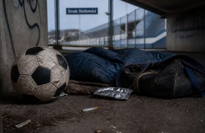 Un fotbalist dependent de droguri ar trăi pe străzi și nu vrea să mai fie cunoscut