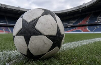 Paris Saint-Germain conduce Champions League după două etape, înaintea Barcelonei